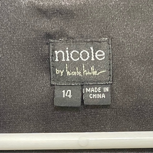 Nicole by Nicole Miller Sleeveless V-neck Button Front Damask Midi Dress; 14 - Picture 3 of 15